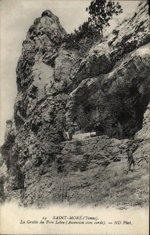Saint-Moré (Yonne) — Die Höhle des Vaters Léleu (Seilüberwindung) — ND Fot. - Vorderseite