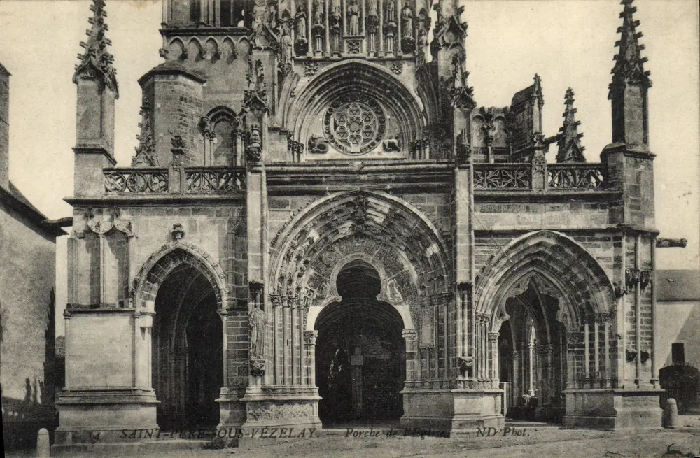 Saint-Père-sous-Vézelay — Portal der Kirche — ND Phot. - Vorderseite