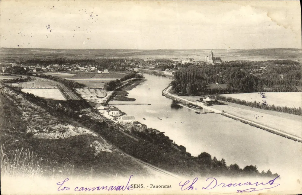 Sens - Panorama — vista da Loire e do castelo — Ch. Drouard - Frente