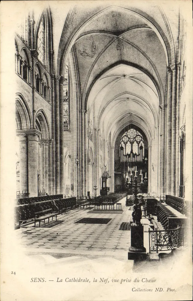 SENS — Die Kathedrale, die Kirche, Blick vom Chor — Collections ND. Phot. - Vorderseite