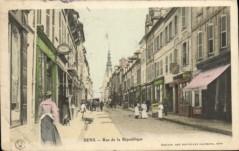 SENS — Rue de la République — ÉDITION DES NOUVELLES GALERIES, SENS - Frente