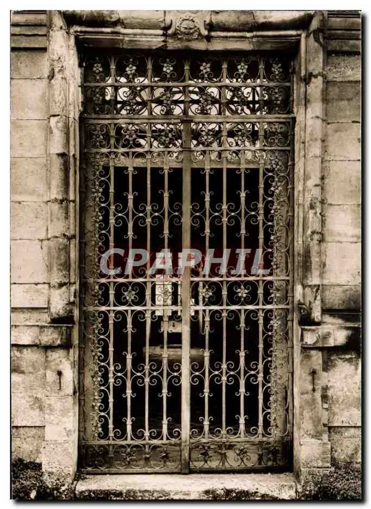 Tanlay (Yonne) — Das Schloss, Eisenportal (16. Jahrhundert) aus der Abtei Quincy — Service Commercial Monuments Historiques - Palais - Avenue Alexandre-III - Paris - Vorderseite