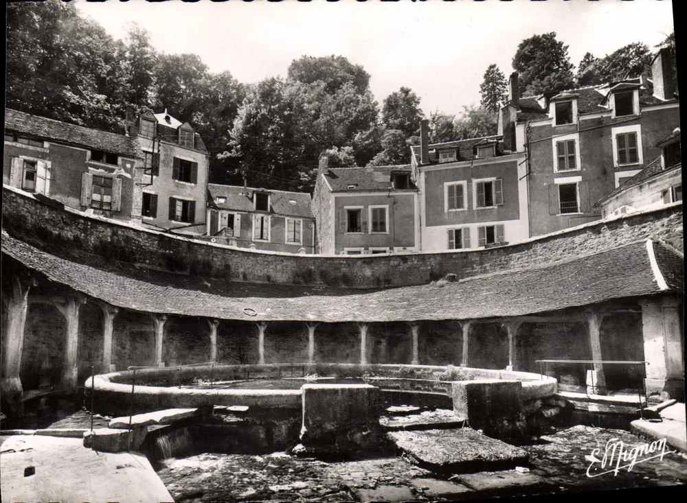 La Fosse Dionne, Unterirdischer Fluss — Tonnerre (Yonne) — Foto E. Mignon, n° 4502 - Vorderseite