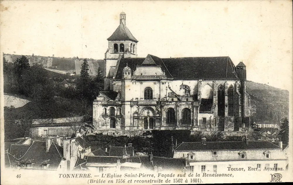 Tonnerre — Die Kirche Saint-Pierre, Südfassade der Renaissance (1556 in Brand geraten und 1562–1601 wiederaufgebaut) — Toulot, Verlag, Auxerre - Vorderseite