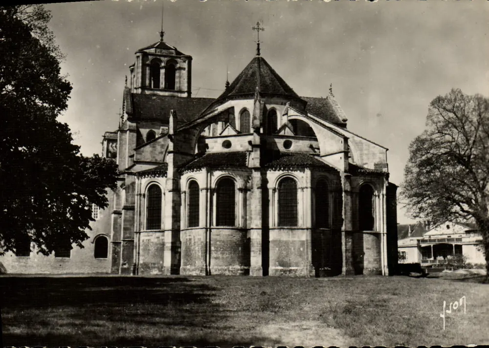Abside da Basílica de La Madeleine — Vézelay (Yonne) — Éditions d'Art 'Yvonne', Paris - Frente