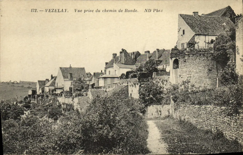 Vézelay — Ansicht vom Chemin de Ronde — ND Phot - Vorderseite