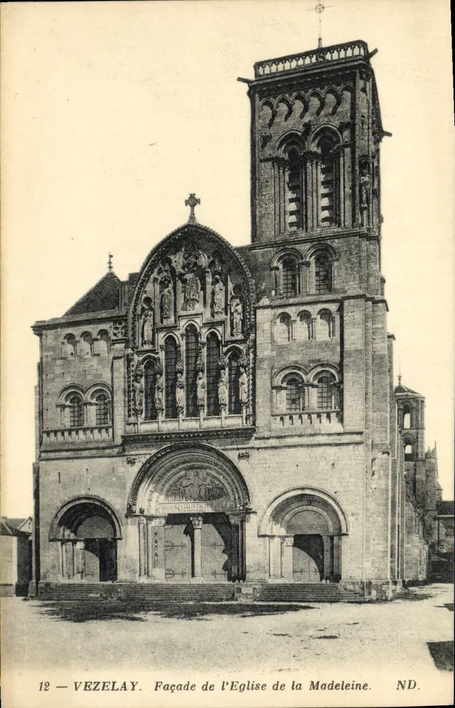Vézelay — Facciata della Chiesa di Santa Maria Maggiore — ND. - Recto