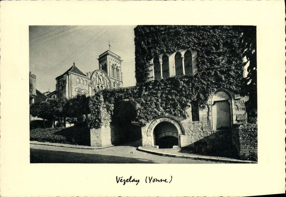 Vézelay (Yonne) — Basilika der Madeleine und das römische Haus — Sammlung « Magasins Saint-Bernard » - Vorderseite