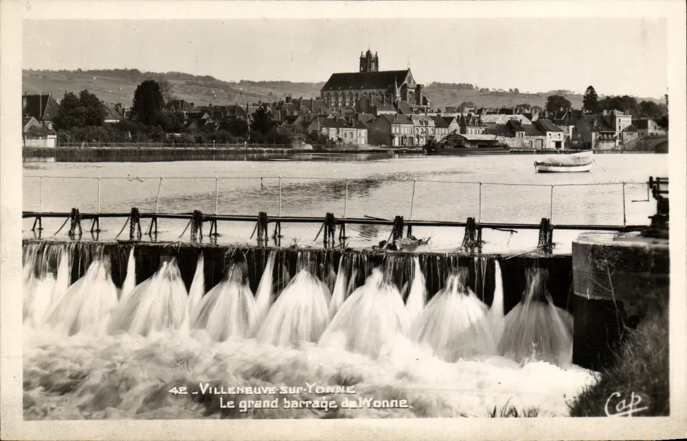 Villeneuve-sur-Yonne — Der große Yonne-Staudamm — Verlag Cap, Nr. 42 - Vorderseite