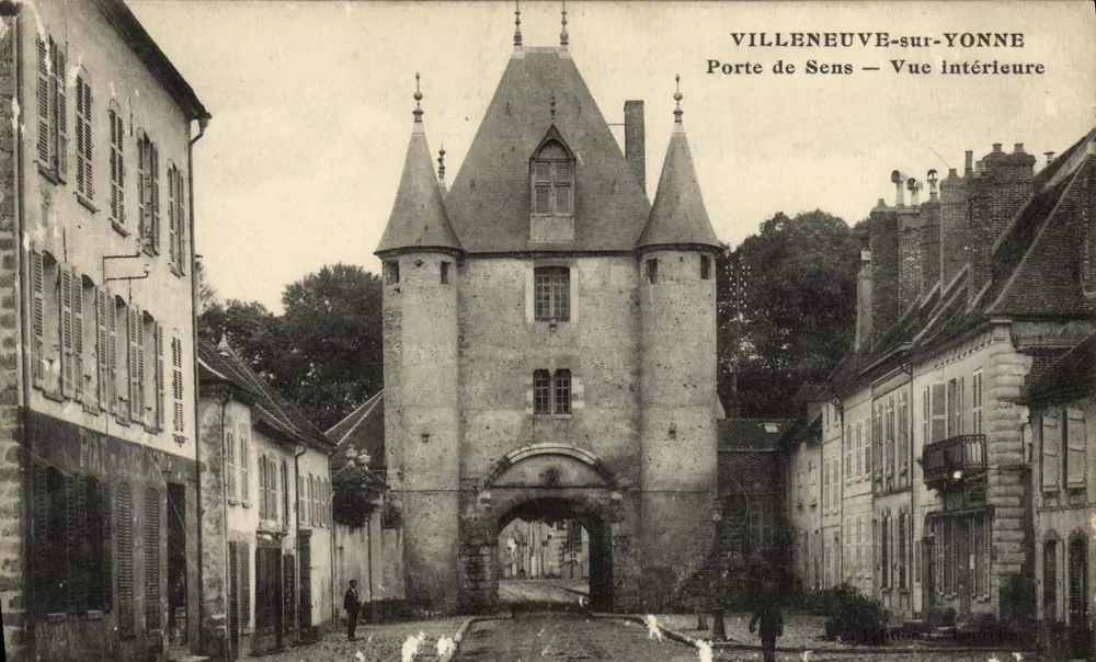 Villeneuve-sur-Yonne — Porte de Sens — Innenansicht — Verlag: Laroze - Vorderseite