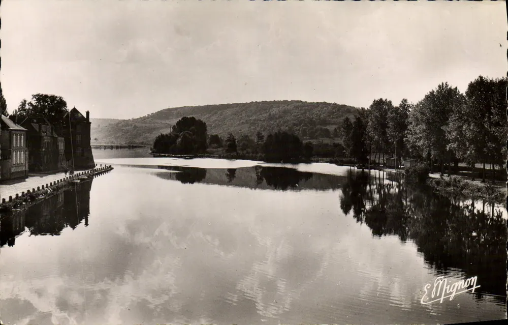 Villeneuve-sur-Yonne — Die Ufer der Yonne - Die Schlossklippe — E. Mignon - Vorderseite