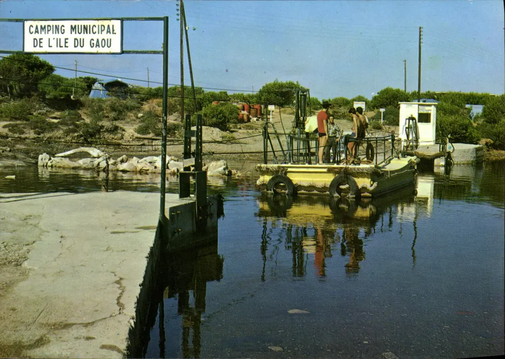 Municipal Camping der Île du Gaou — Der Brusc-Ferry — Éditions Chromel - Vorderseite