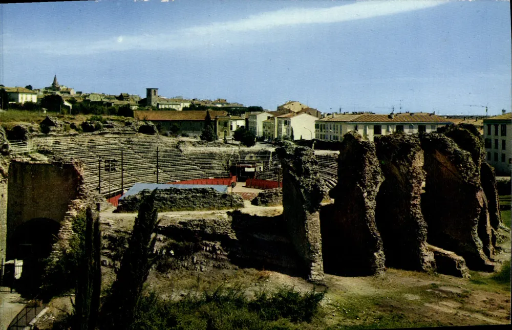 Fréjus — As Arenas Romanas — Edições Hachette - Frente