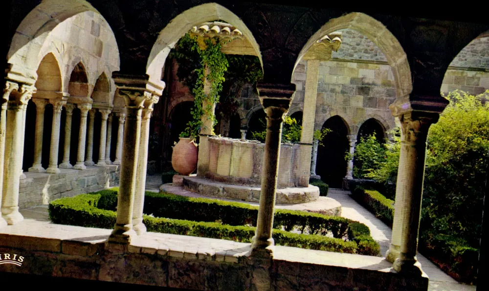 O Claustro — Frejus (Var) — Edições Mexichrome - Frente