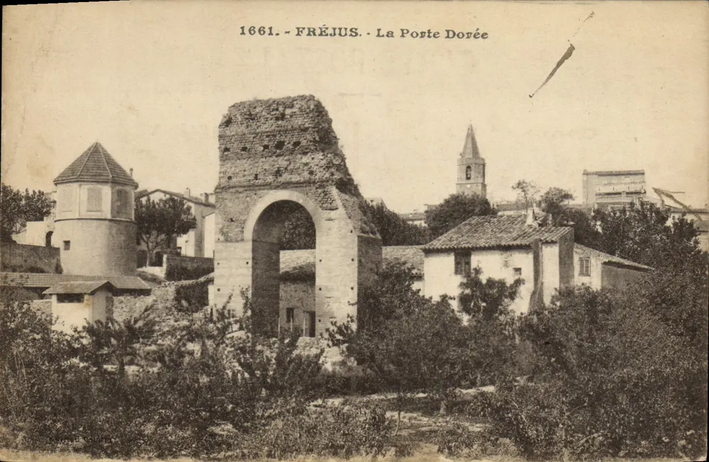 Fréjus - A Porta Dourada — visão das ruínas e da torre sineira — editor 1661 - Frente