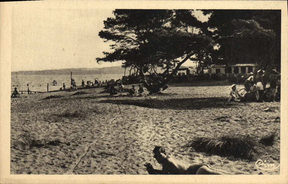 Strand und La Potinière — Hyères-les-Palmiers (Var) — unbekannter Verlag - Vorderseite