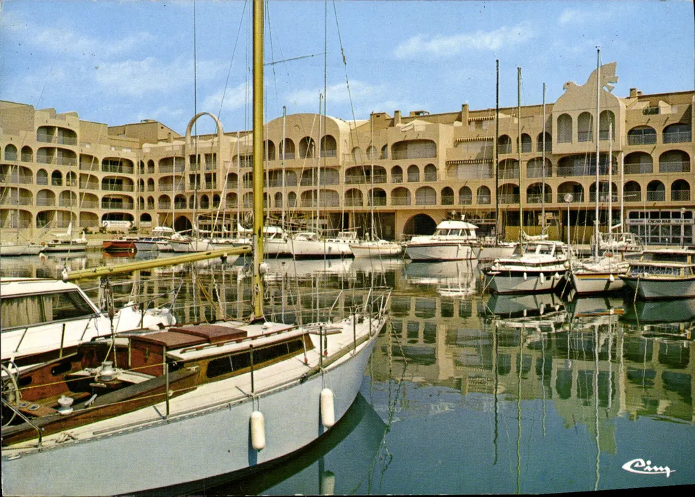 Porto de Hyères — O porto La Galiotte — Edições & Impressões, Macon - Frente