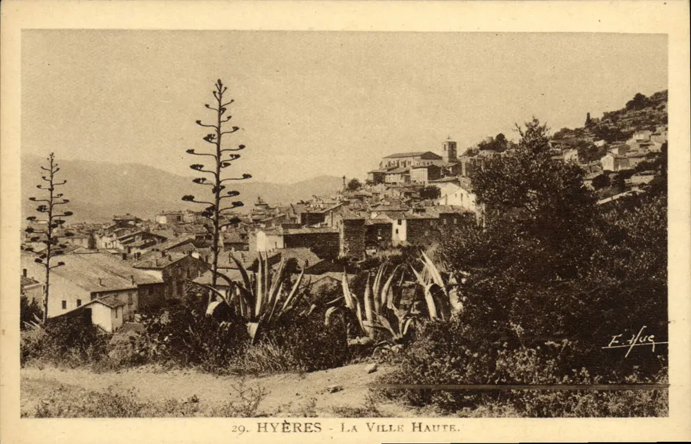 Hyères - A Cidade Alta — vista panorâmica — E. Yuse, n°29 - Frente