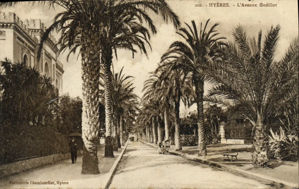 Hyères - A Avenida Godillot — Parfumeria Chambourlier, Hyères - Frente