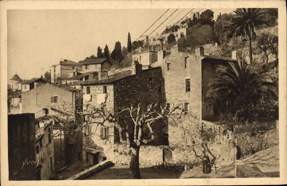 Hyères - Villas e Habitações à Ladeira da Colina — Yvon, n°43 - Frente