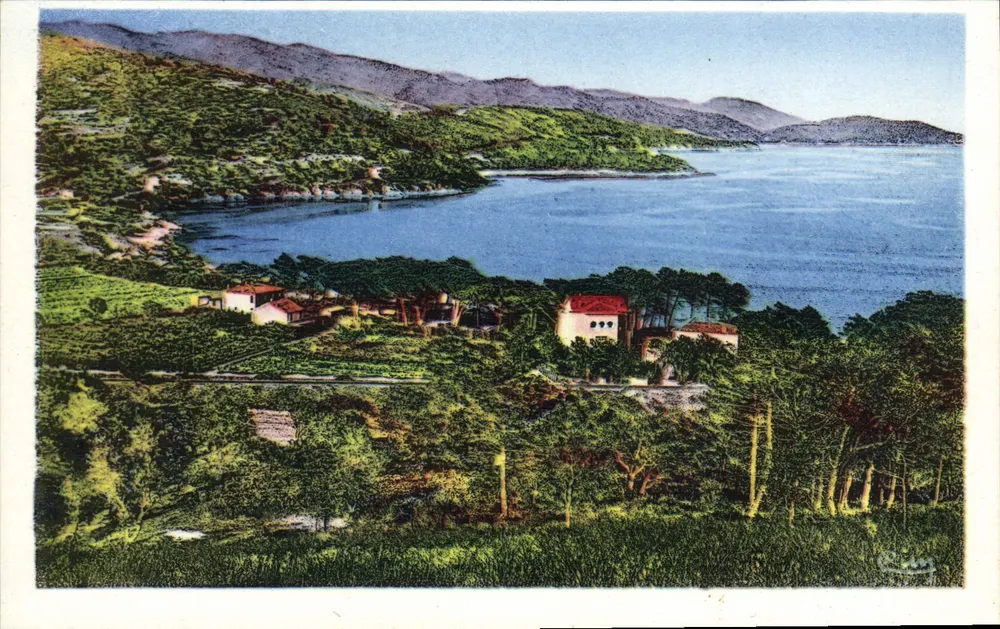 Côte d'Azur - Environs du LAVANDOU (Var) — Saint-Clair — editor não visível - Frente
