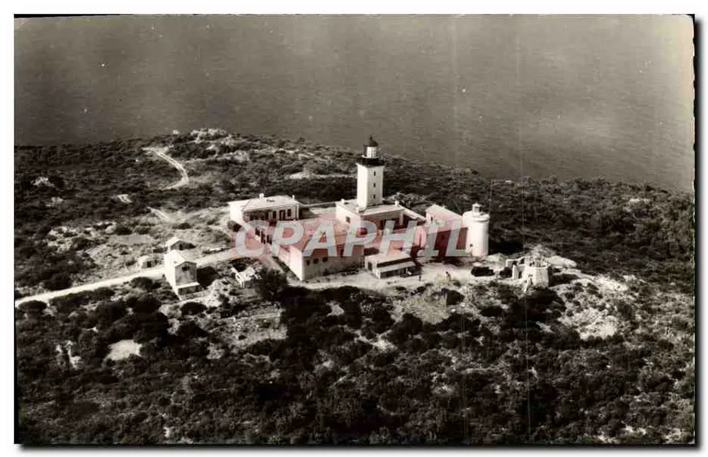 Cap-Camarat — Luftbild des Kap und Leuchtturms — Éditions Aériennes Combier, MACON - Vorderseite