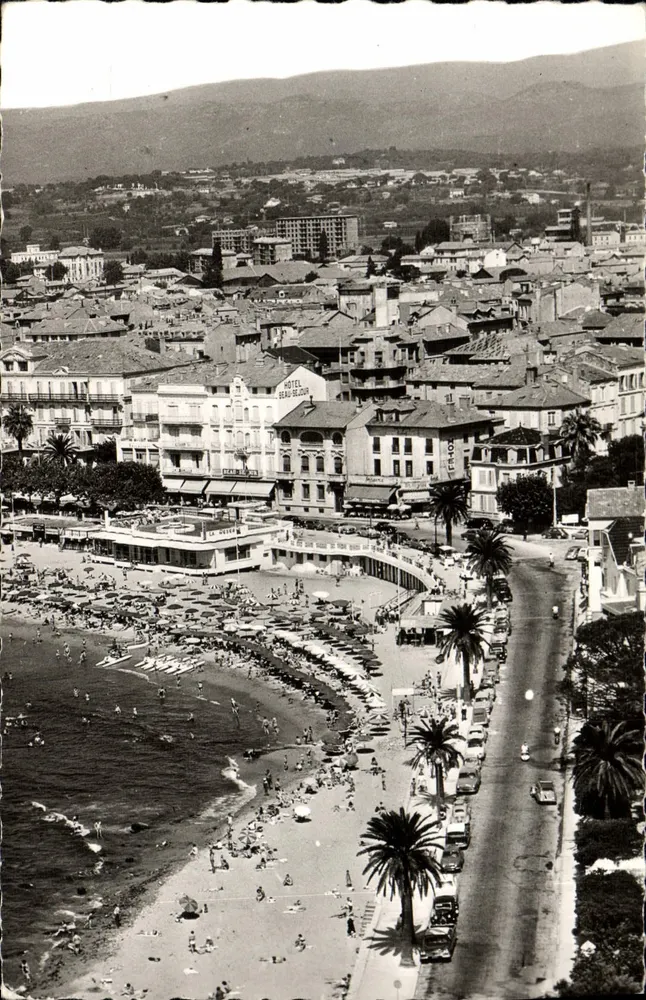 Saint-Raphaël — praia e cidade — Les Éditions M.A.R. n° AZ 91 - Frente