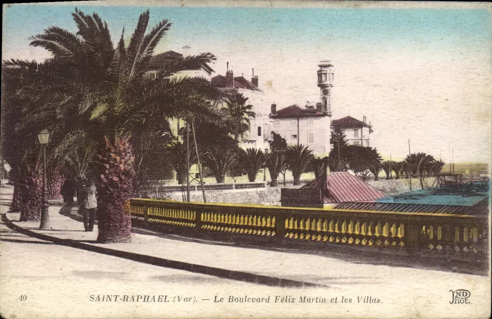 Saint-Raphaël (Var) — Boulevard Félix Martin und die Villas — ND Fotografie - Vorderseite