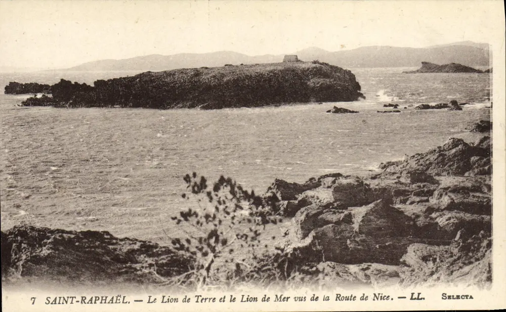Saint-Raphaël — Der Land-Löwe und der Meer-Löwe von der Nice Road gesehen — Selecta - Vorderseite