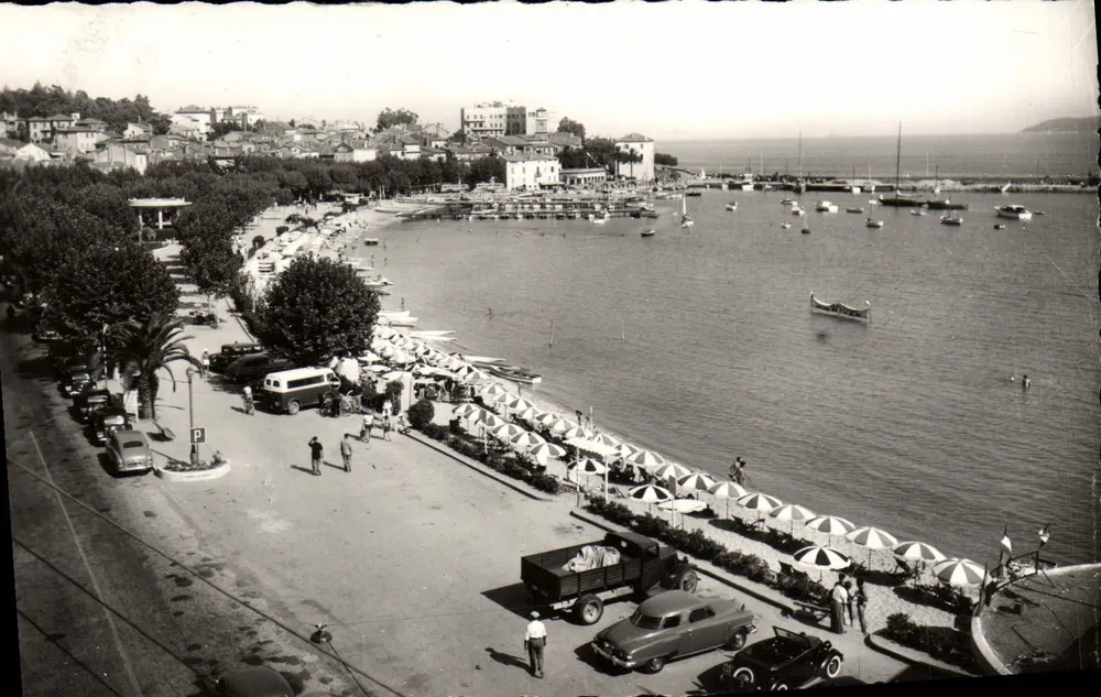 Sainte-Maxime-sur-Mer — A Promenade e a Praia — Edições Shder, Nice - Frente