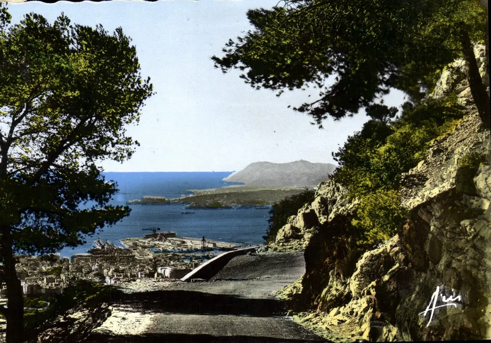 Die Corniche du Faron — Aussicht auf das Meer — Editions ARIS - Vorderseite