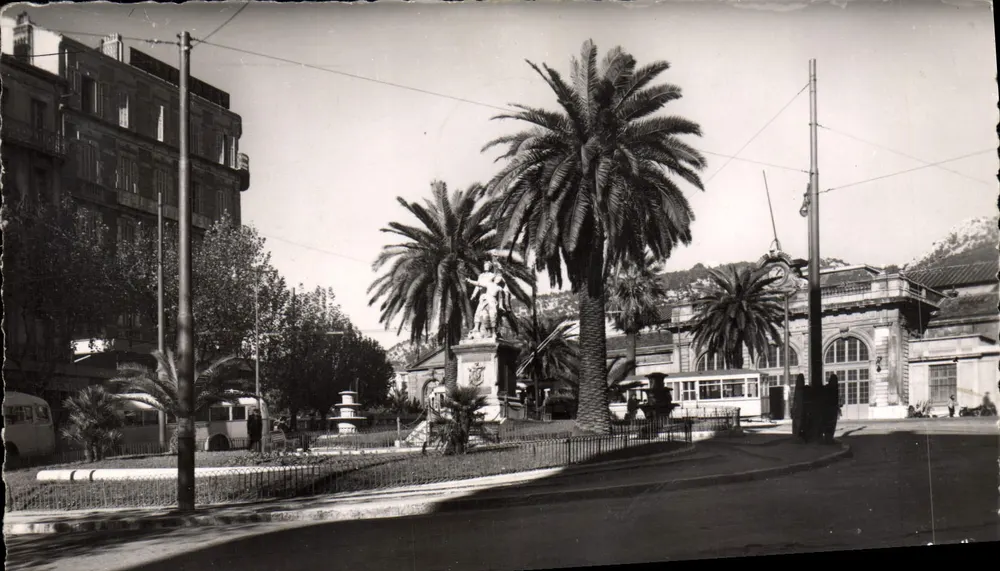Toulon — Square Albert Ier e a Care — Edições MARY, 890 - Frente