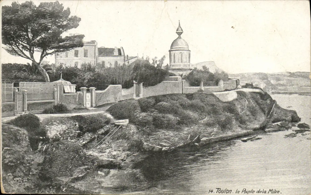 Toulon, a Ponta da Milre — vista da ponta com edifício com cúpula — LV. & C. - Frente