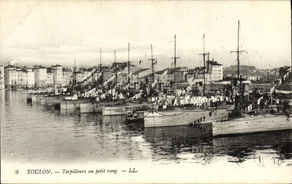 Toulon — Torpedoboote in Linie — LL. - Vorderseite