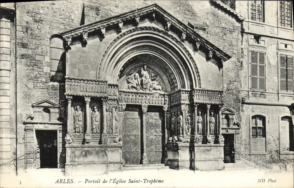 Arles — Portal der Kirche Saint-Trophime — ND Phot - Vorderseite