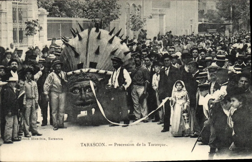 Tarascon — Procession de la Tarasque - Recto