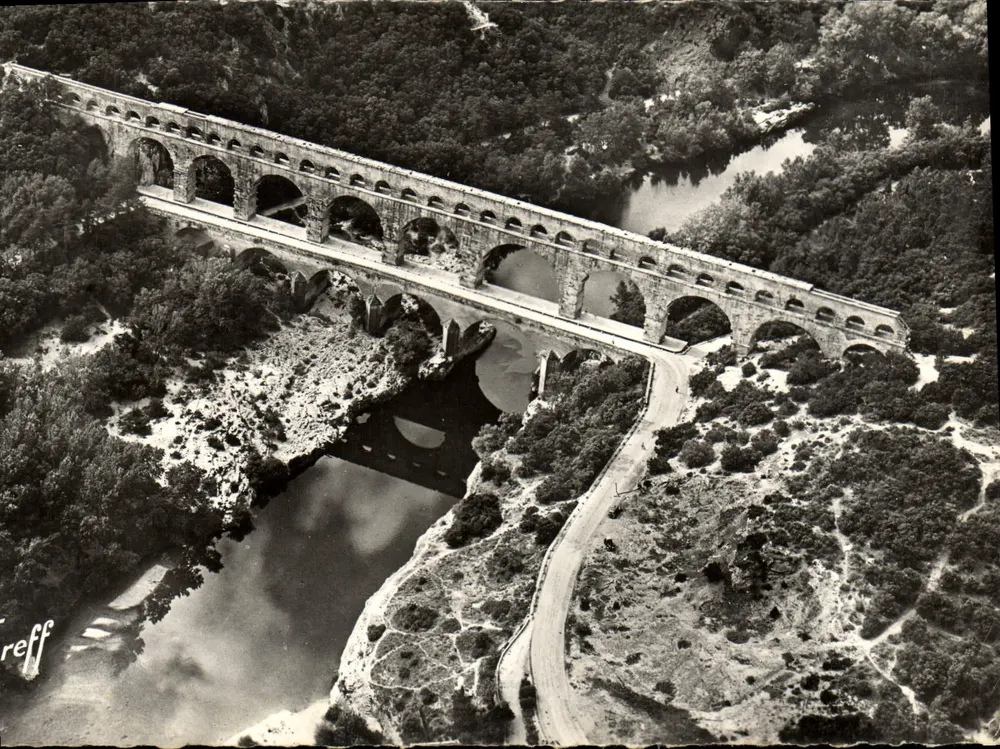 Pont du Gard — Aqueduc Romano de Nîmes — Editor Greff, Paris, N° 1.123 - Frente