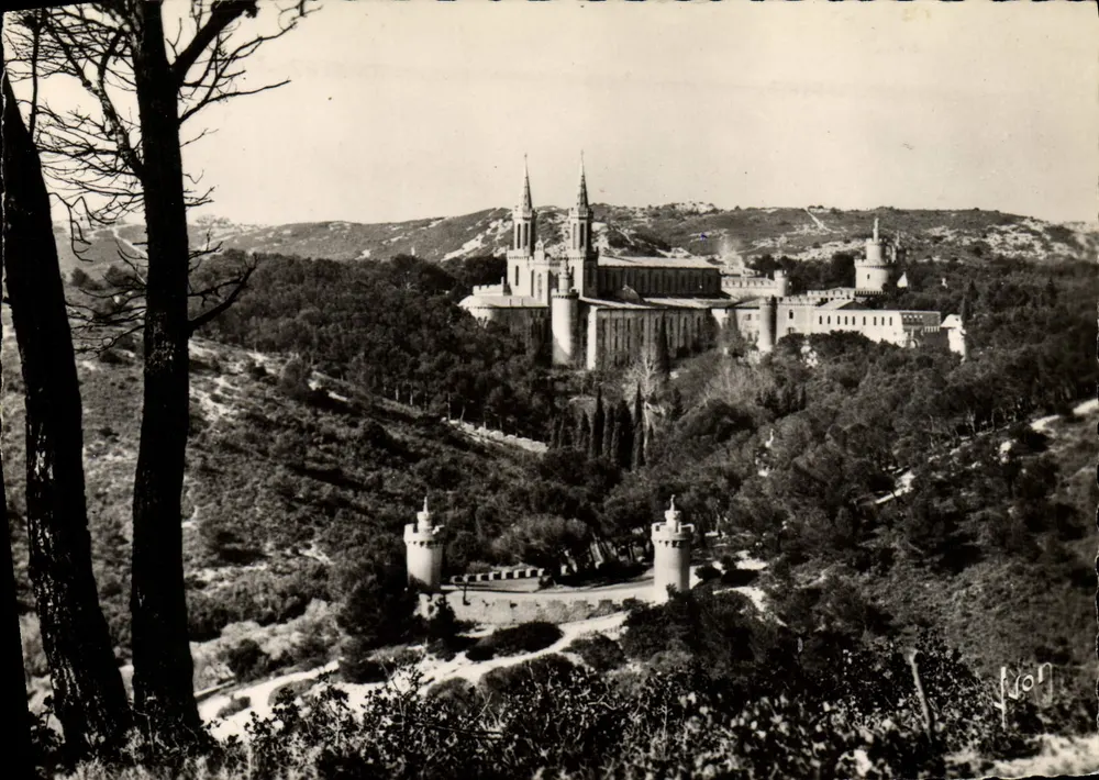 Abtei Saint-Michel-de-Frigolet — Allgemeiner Blick von Norden — Éditions d'Art, Paris - Vorderseite