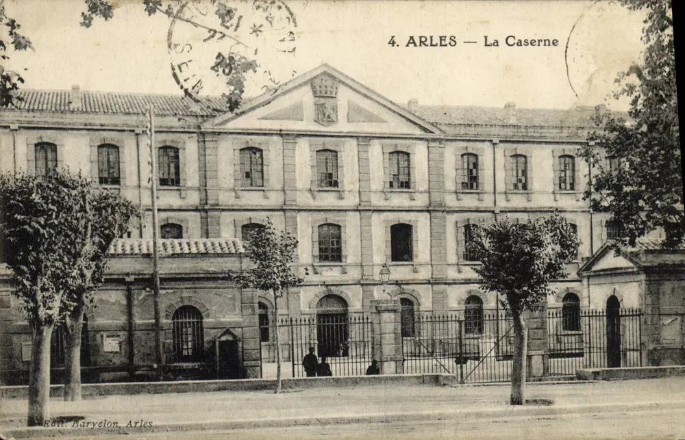 Arles — A Caserne — Ed. Baryelon, Arles - Frente