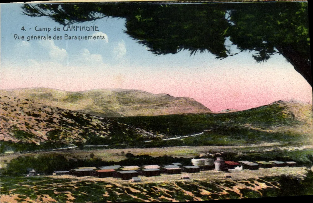 Campo de Carpiagne — Vista geral dos barracões — Edição 'La Cigogne', Marselha - Frente