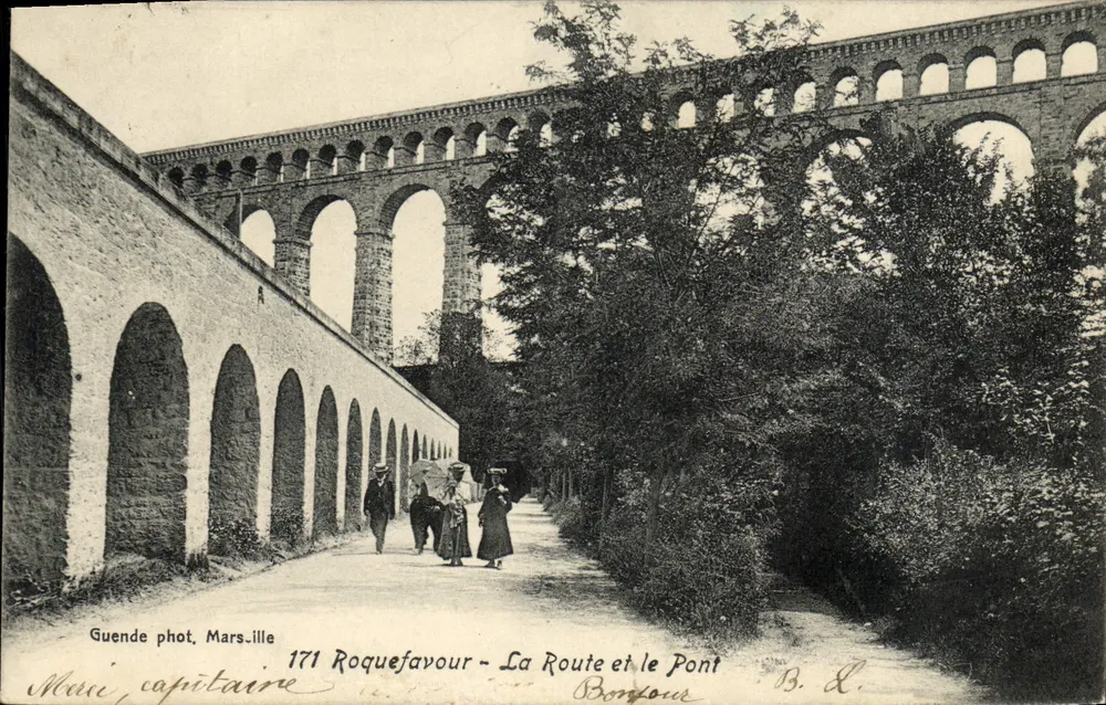 Roquefavour — A Estrada e o Ponte — Fotografia de Guende, n°171 - Frente