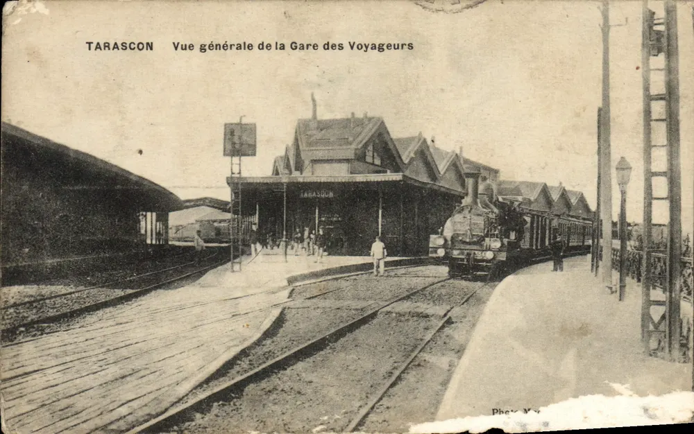 Tarascon — Allgemeine Ansicht der Reisebahnhofs — Foto M.Y. - Vorderseite