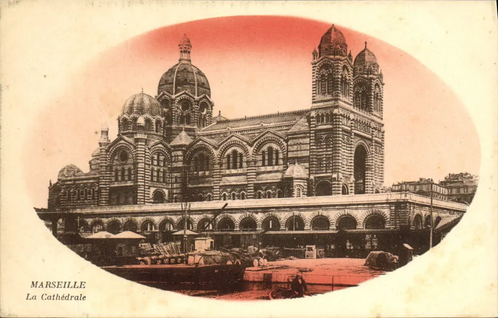 Marselha — A Catedral - Frente