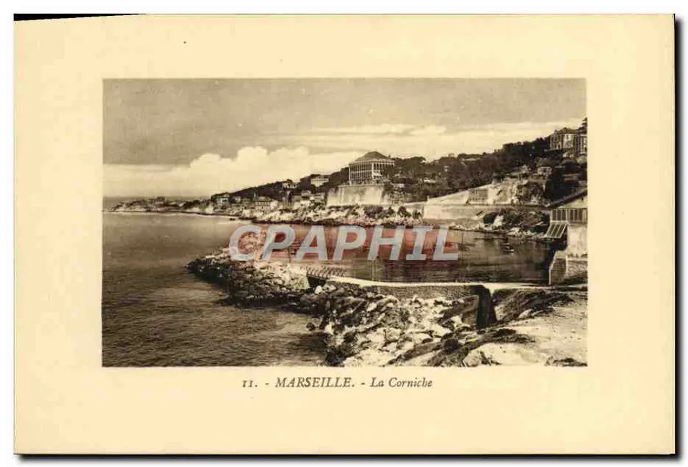 Marselha - A Corniche — vista da costa com edifícios e passeio — editor desconhecido, n° 11 - Frente