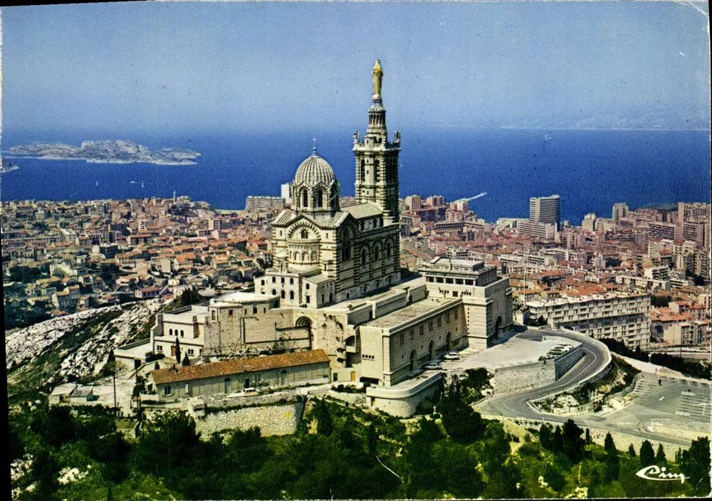 Luftbild der Basilika Notre-Dame de la Garde — Marseille — Cing - Vorderseite