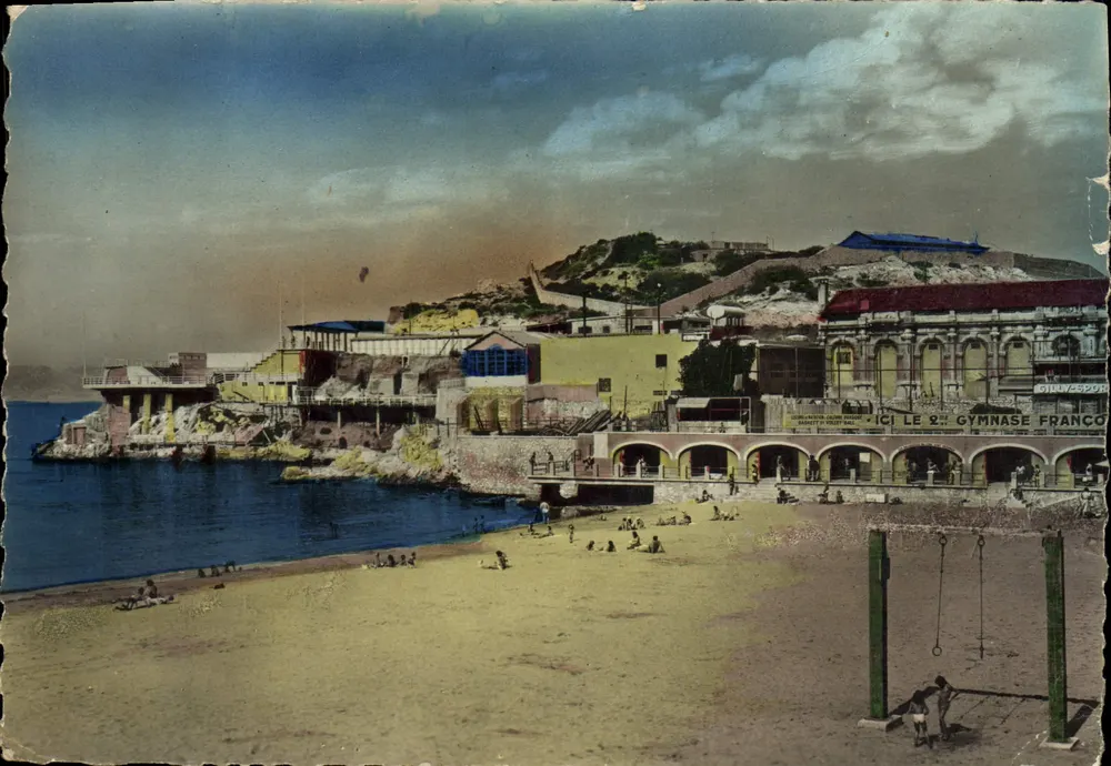 La Plage des Catalans — vue du Gymnase Franco — Éditions « La Stogène » - Frente