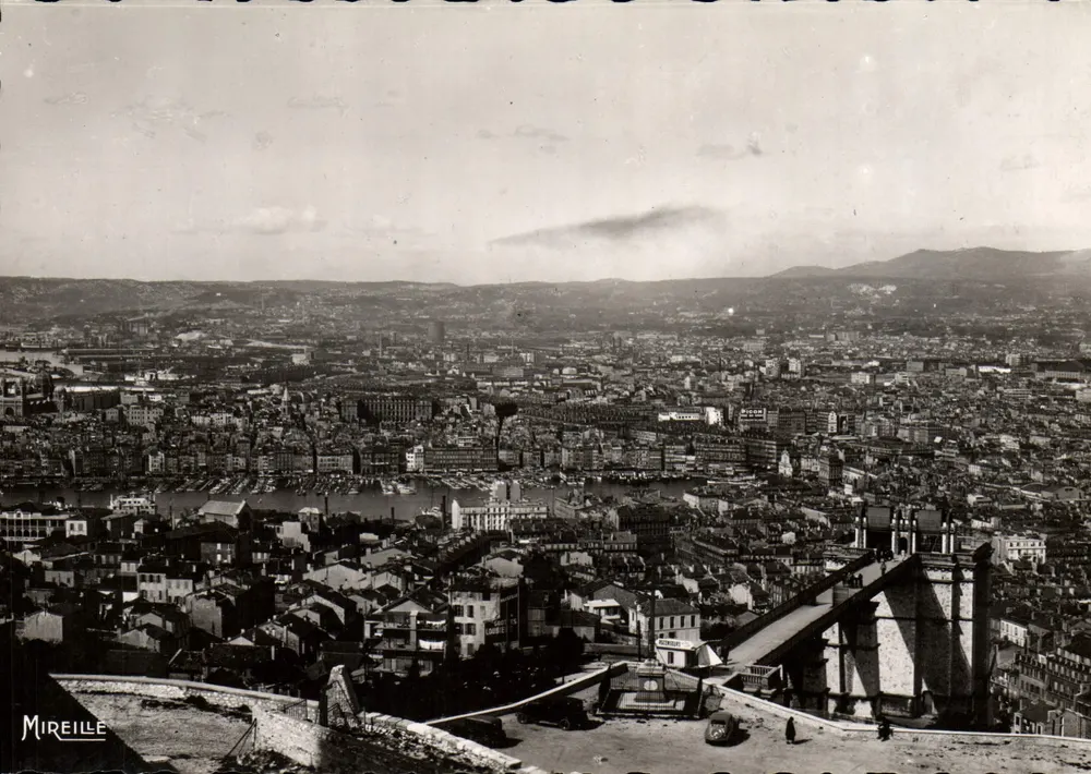 Vista geral da Notre-Dame de la Garde — Marselha — Edição Mireille - Frente