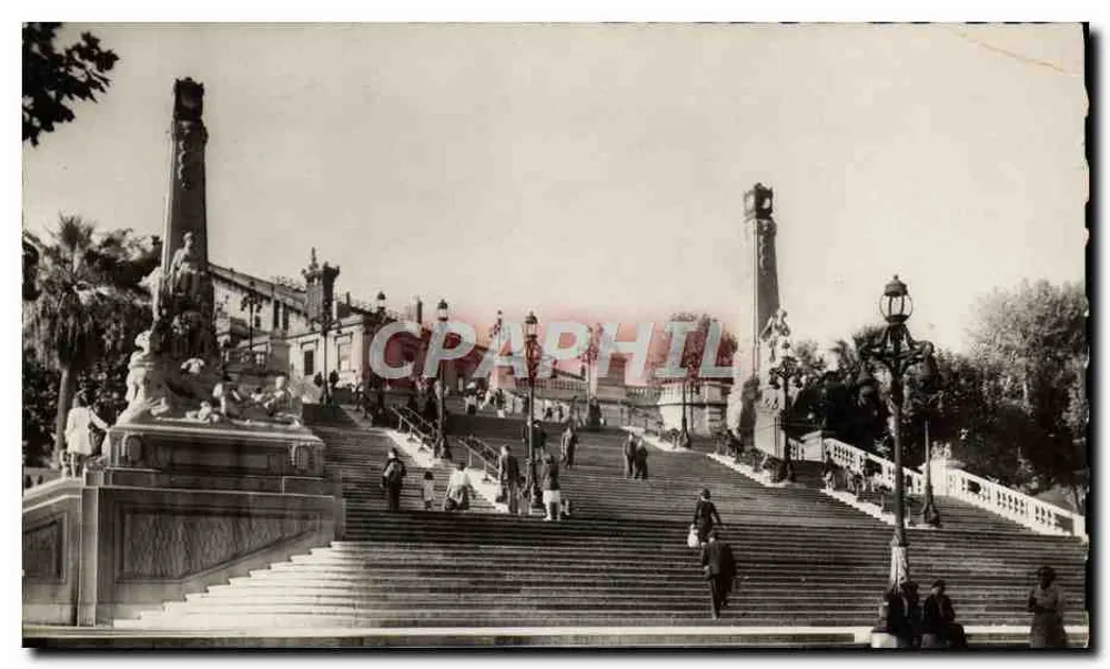 Die Großen Treppen der Saint-Charles-Bahnhof — Marseille — Éditions Françoise - Vorderseite