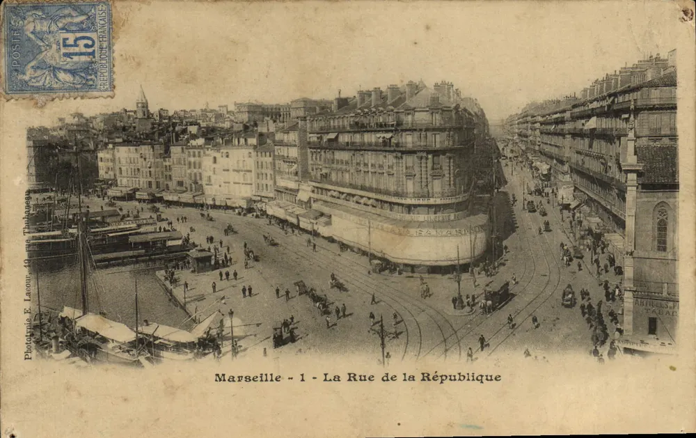 Marseille - La Rue de la République — vue panoramique avec tramways et quai, éditeur Phototypie E. Lacour, n°1 - Frente