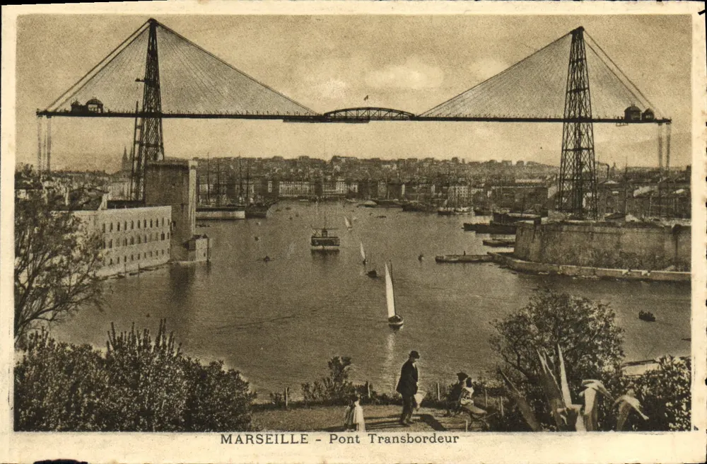 Marseille - Ponte Transbordeur — vista do porto com barcos e pedestres — Cartes Pelle, Marseille - Frente